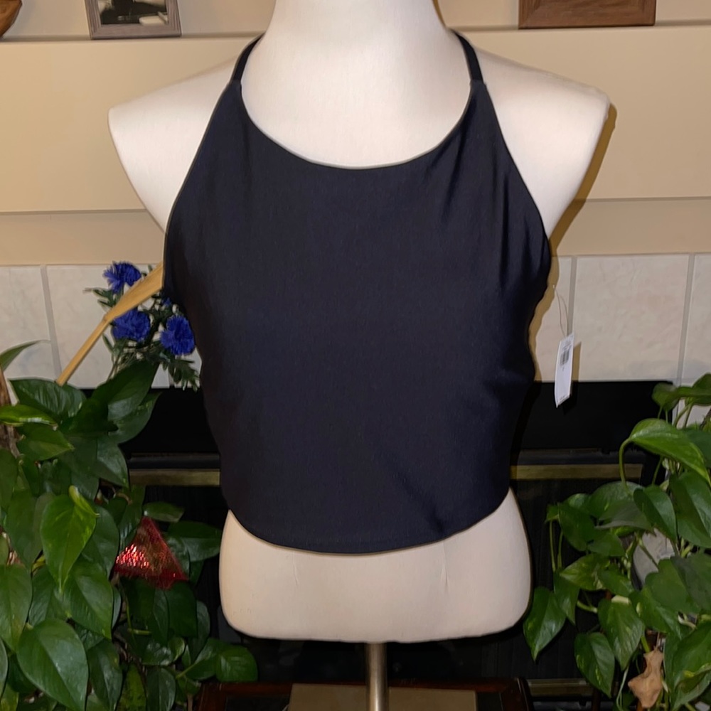 Old Navy workout top (230)